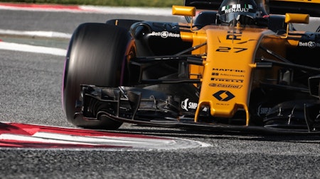 TRY A NEW RENAULT TO WIN ULTIMATE FORMULA 1 TEST DRIVE