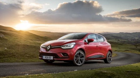 RENAULT OFFERS CUSTOMERS AN EXTRA £500 OFF WHEN THEY TAKE A TEST DRIVE
