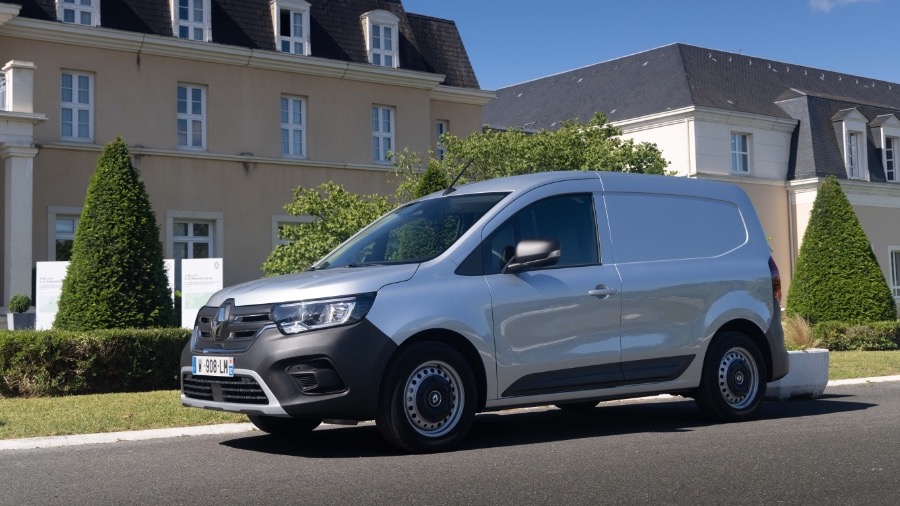 ALL NEW RENAULT KANGOO CROWNED SMALL VAN OF THE YEAR