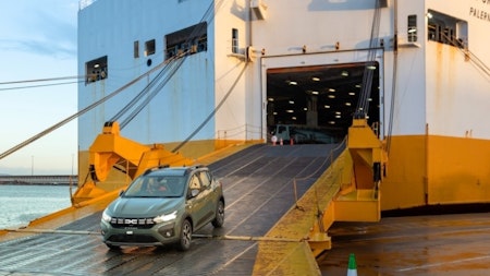 BOAT-IFUL FIRST DACIA VEHICLES FEATURING NEW BRAND IDENTITY REACH UK SHORES