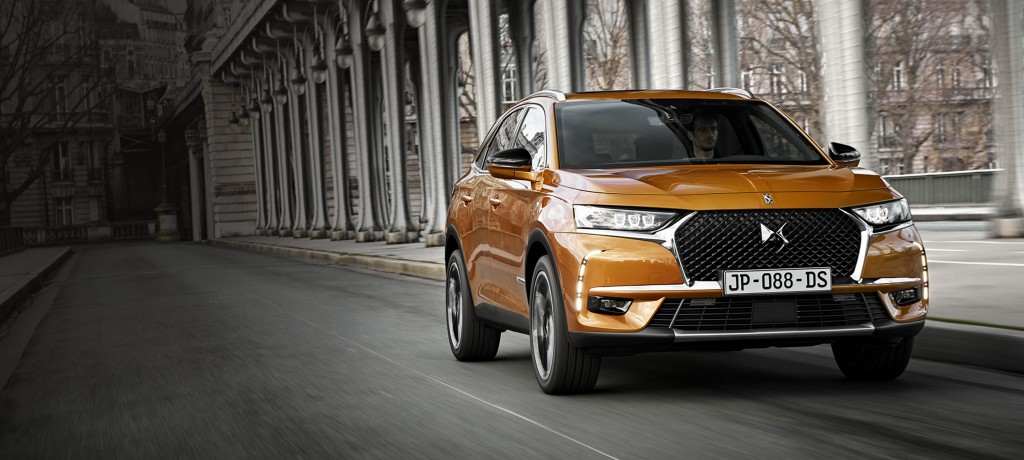 DS 7 CROSSBACK: THE FIRST NEW-GENERATION DS
