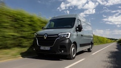 RENAULT MASTER E-TECH ENHANCED WITH LARGER BATTERY FOR INCREASED RANGE AND USABILITY