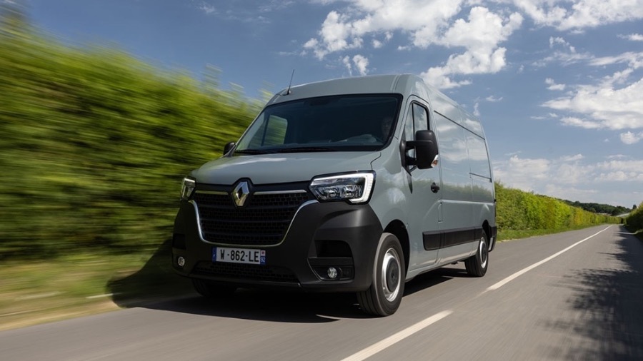 RENAULT MASTER E-TECH ENHANCED WITH LARGER BATTERY FOR INCREASED RANGE AND USABILITY