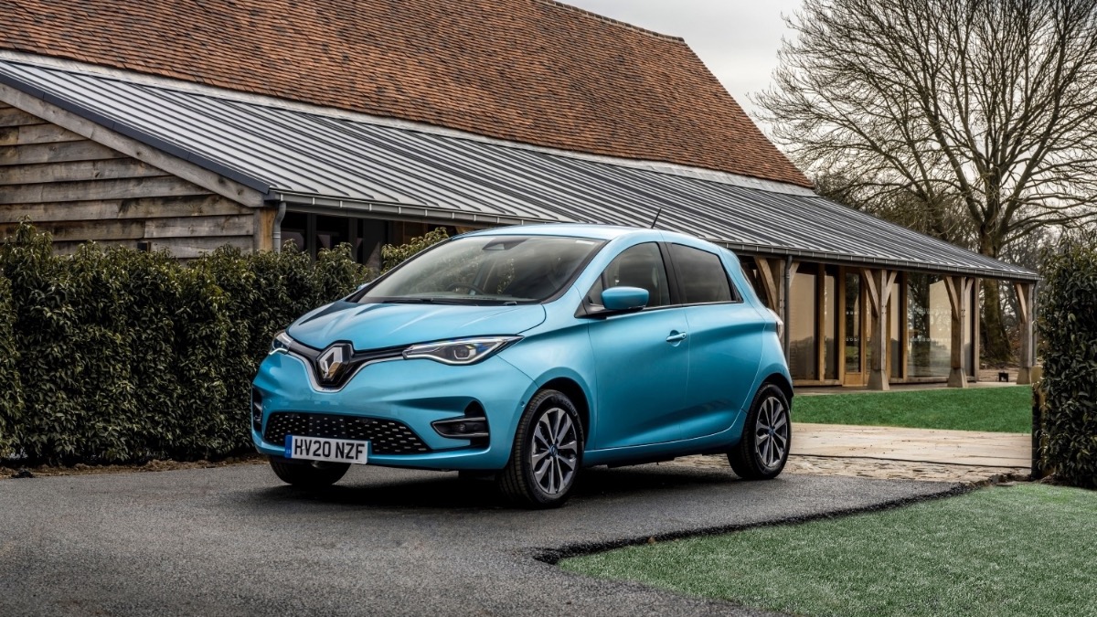 RENAULT ALL-ELECTRIC SUPERMINIS MAKE A BIG IMPACT AT THE WHAT CAR? EV AWARDS