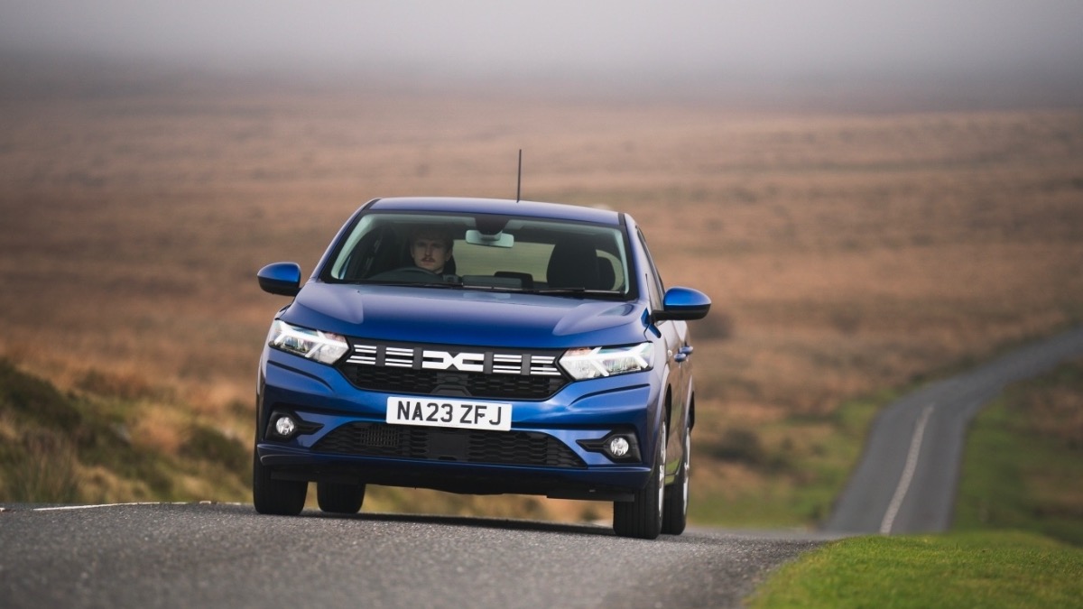 DOUBLE WIN FOR DACIA AT THE 2024 WHAT CAR? CAR OF THE YEAR AWARDS