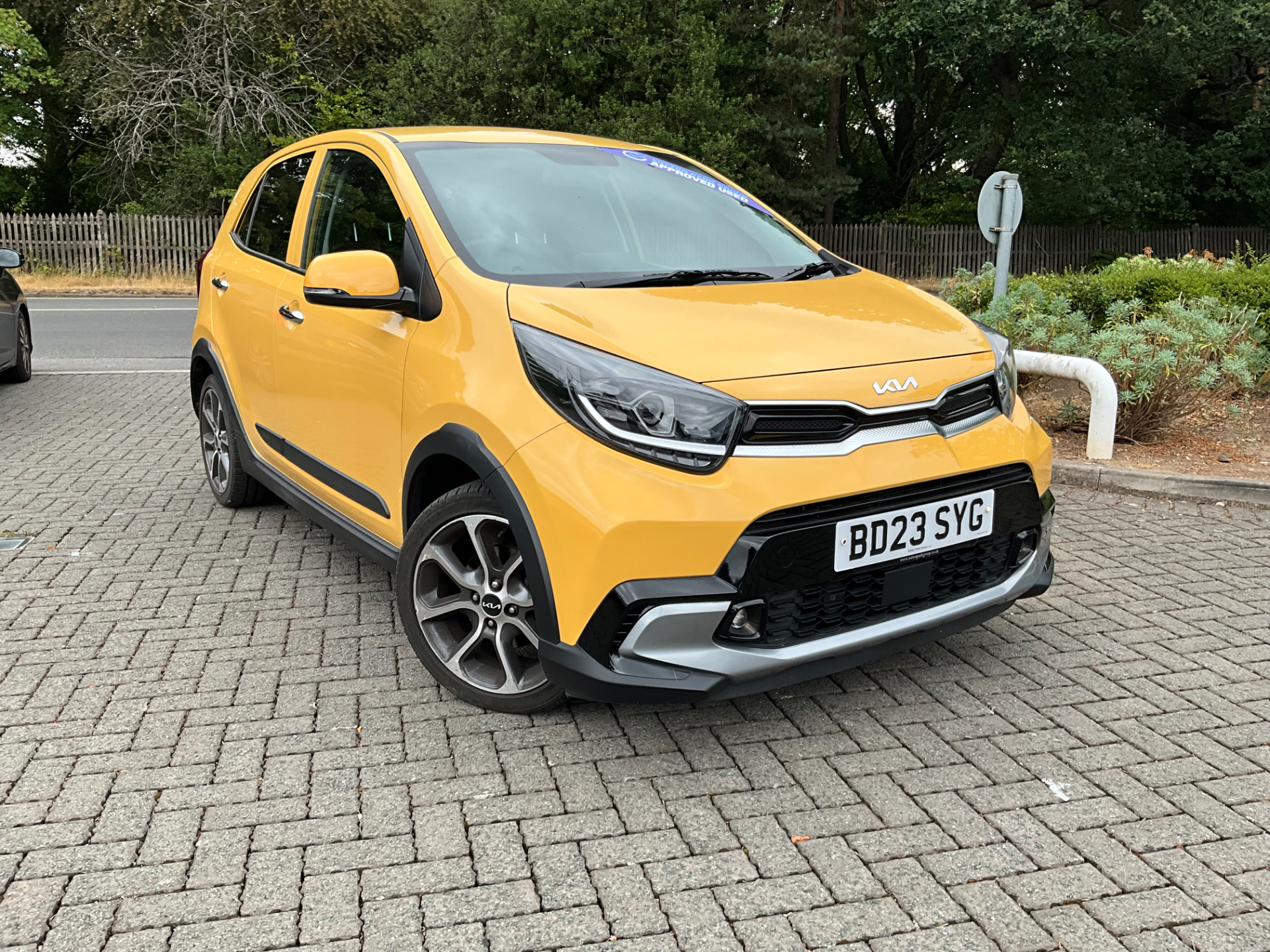 Kia Picanto listing photo