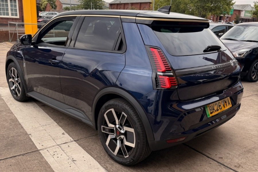 RENAULT 5 E TECH ELECTRIC COMFORT RANGE 52KWH TECHNO PLUS HATCHBACK 5DR ELECTRIC AUTO ELECTRIC AUTOMATIC...