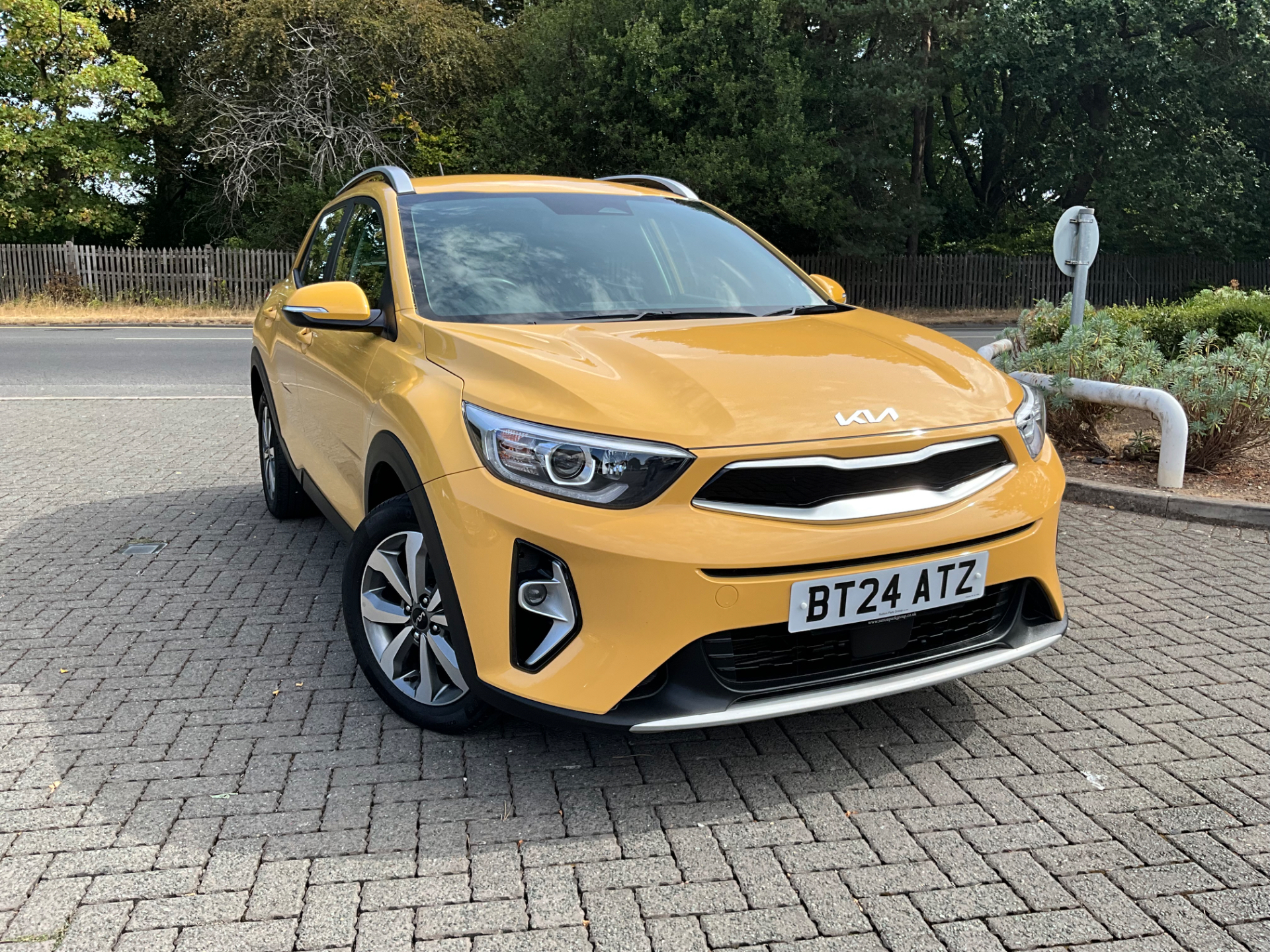 Kia Stonic listing photo