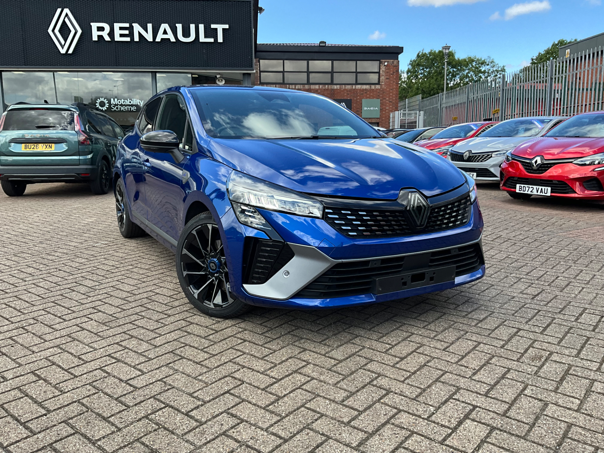 Renault Clio listing photo