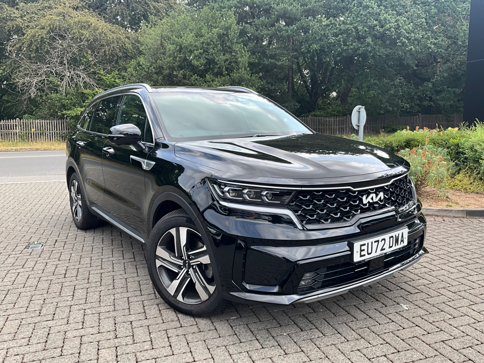 Kia Sorento listing photo