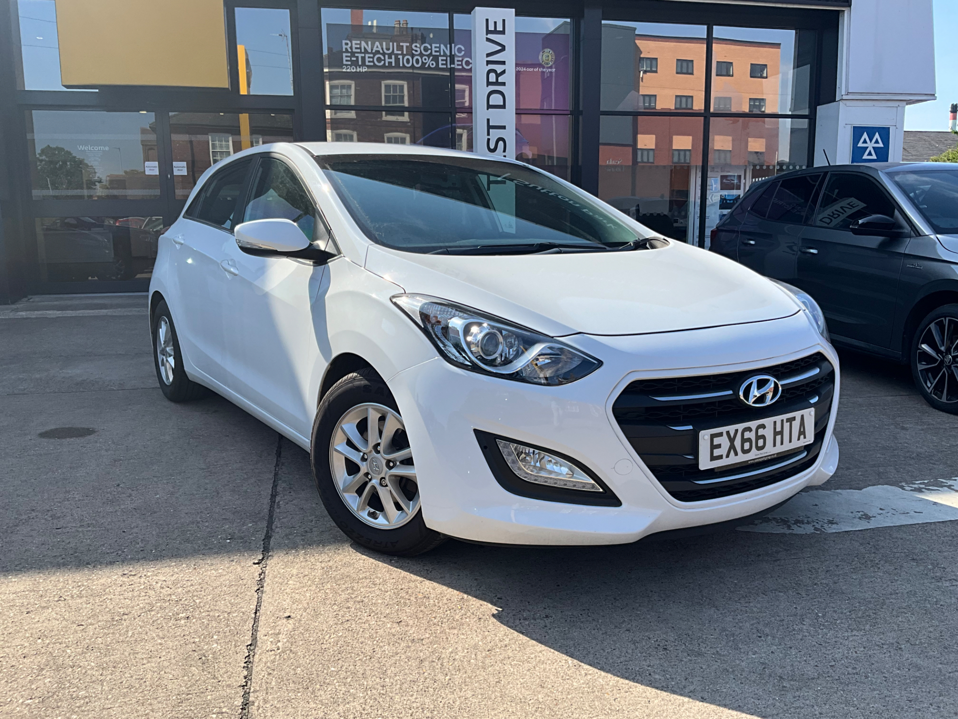 HYUNDAI I30 1.6 CRDI BLUE DRIVE SE NAV HATCHBACK 5DR DIESEL MANUAL DIESEL MANUAL...