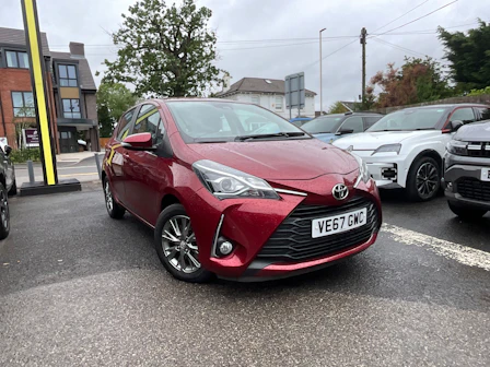 2017 TOYOTA YARIS 1.5 VVT I ICON TECH HATCHBACK 5DR PETROL MANUAL PETROL MANUAL 28,469... photo